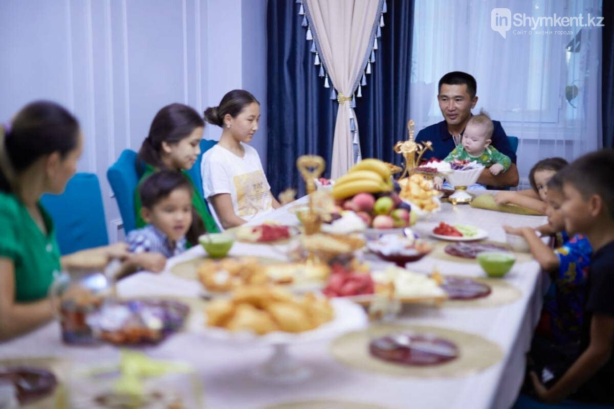 Отец восьмерых детей служит в Национальной гвардии в Шымкенте