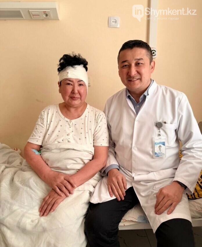Сложную операцию на мозге провели в Шымкенте: состояние пациентки стабильное. Фото: otyrar.kz